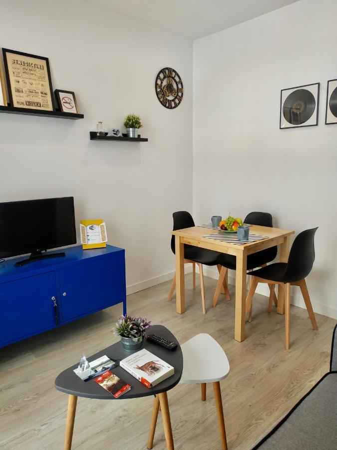 Andys Housing Madrid Rio Apartment Exterior photo
